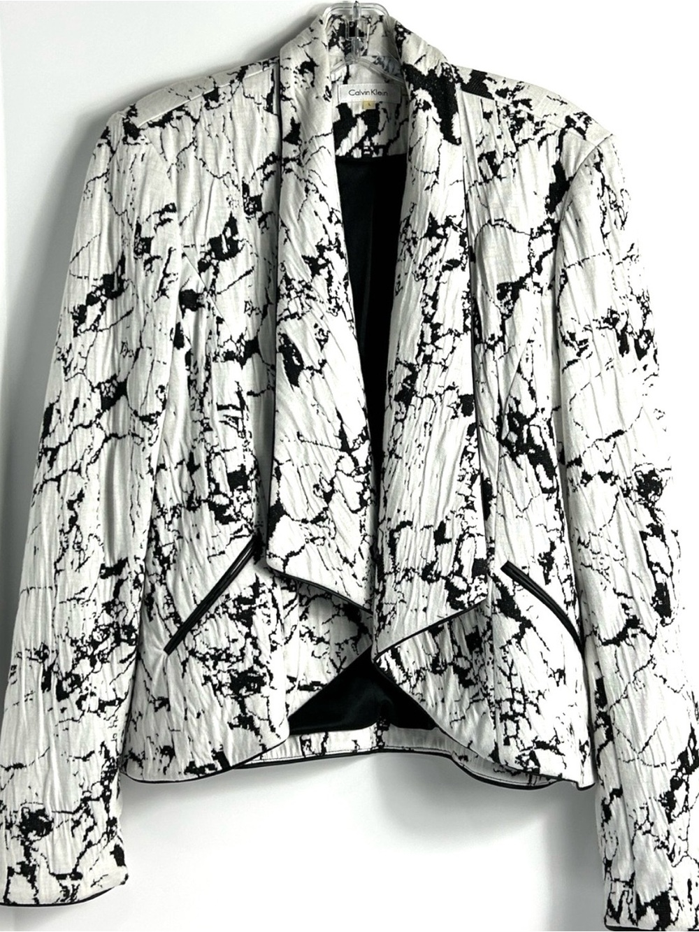 Calvin Klein Women’s Large White Quilted Top Black Paint Splash Design Jacket